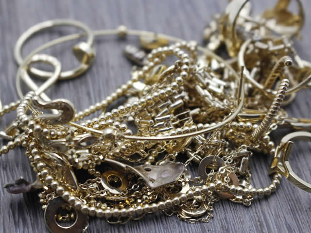 滋賀県大津市【京都屋】ブランドバッグ・時計・ジュエリーの高価買取ショップならおまかせくださいませ。